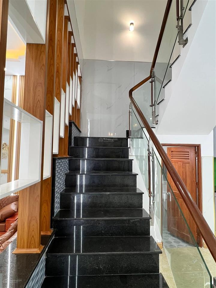 Thanh lý nhanh xoay vốn nhà 1 trệt 1 lầu 2pn kdc đường bầu gốc, tân kiên, bình chánh, 81m2, shr