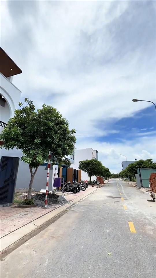 Nhà mới 1 lầu 3pn lớn 85m2 khu dân cư hương lộ 7, phong phú, bình chánh, hỗ trợ trả chậm 3 tháng