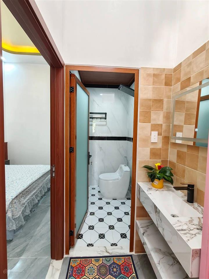 Chuyển nhượng nhanh nhà mới 2 lầu 5pn đường cây bàng, tân nhựt, bình chánh 55,5m2.  0795 014 ***