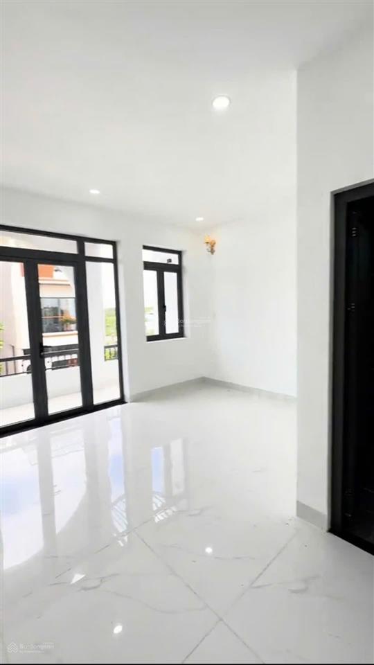 Bán nhà 1 lầu mới 3pn kdc hiện hữu, đường dt 835b, phước lý, cần giuộc 90m2, ra ql1a về tphcm 5p