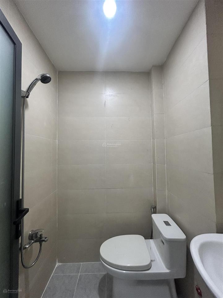Phòng mới đẹp 100% 16m2wc riếng máy lạnh ban công