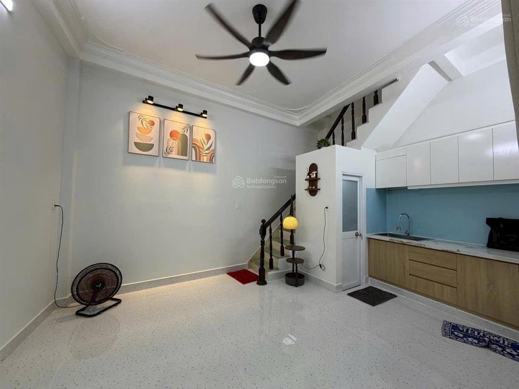 Nhà hẻm 373 lý thường kiệt, giá chỉ 4,3 tỷ, 20m2, 3pn, 3wc, 3 tầng