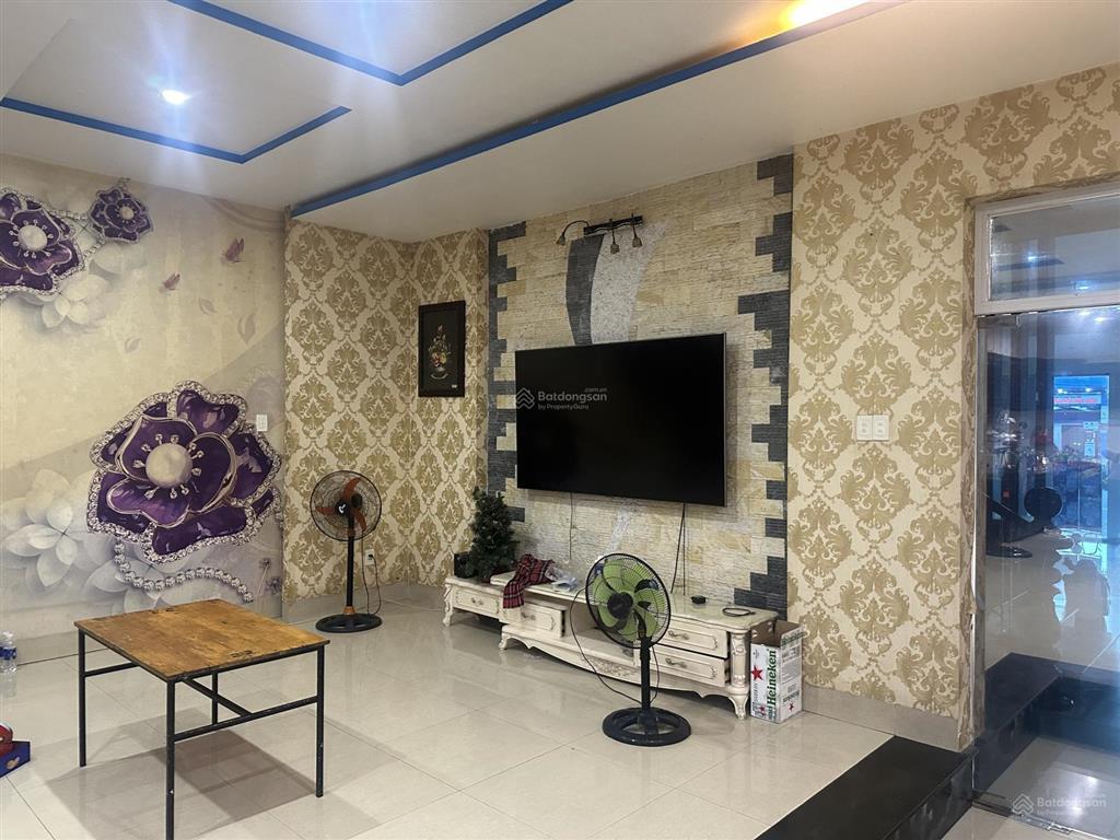 Bán gấp nr 300m2, 12pn, 10wc tại trần hưng đạo, 17 tỷ vnd, chính chủ