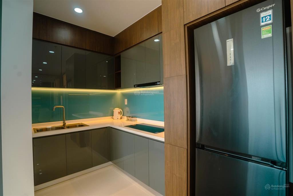 Chính chủ chuyển nhượng căn 2pn, nội thất như hình giá 2ty2 (lỗ 200tr) view vịnh biển