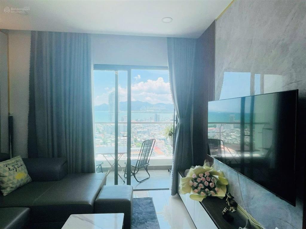 Chính chủ chuyển nhượng căn 2pn, nội thất như hình giá 2ty2 (lỗ 200tr) view vịnh biển