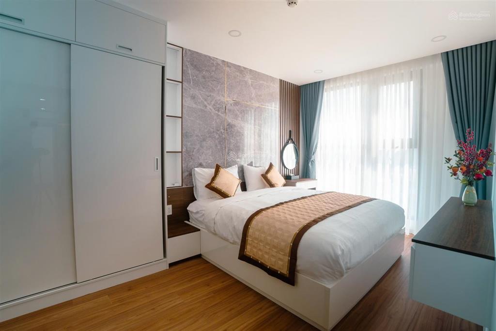 Chính chủ chuyển nhượng căn 2pn, nội thất như hình giá 2ty2 (lỗ 200tr) view vịnh biển