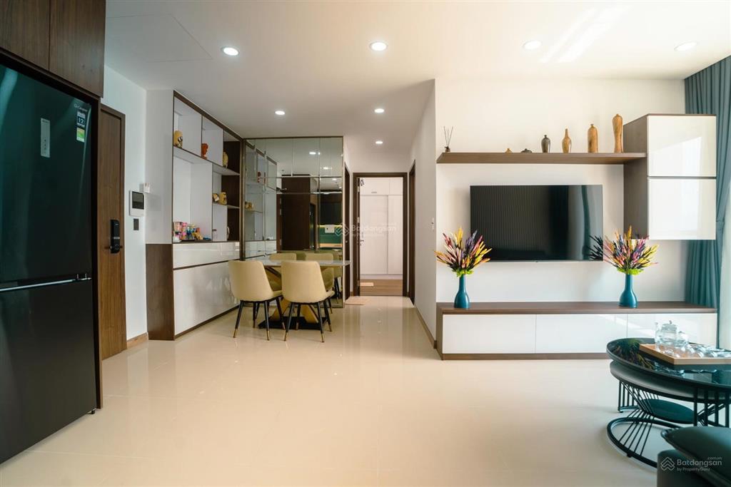 Chính chủ chuyển nhượng căn 2pn, nội thất như hình giá 2ty2 (lỗ 200tr) view vịnh biển