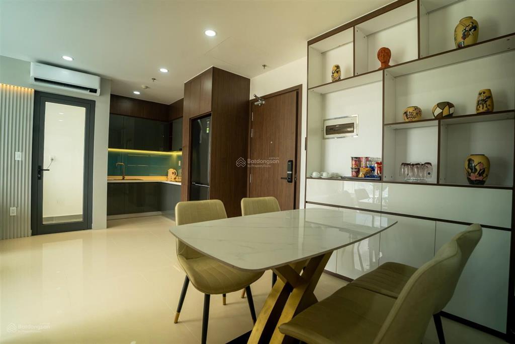 Chính chủ chuyển nhượng căn 2pn, nội thất như hình giá 2ty2 (lỗ 200tr) view vịnh biển