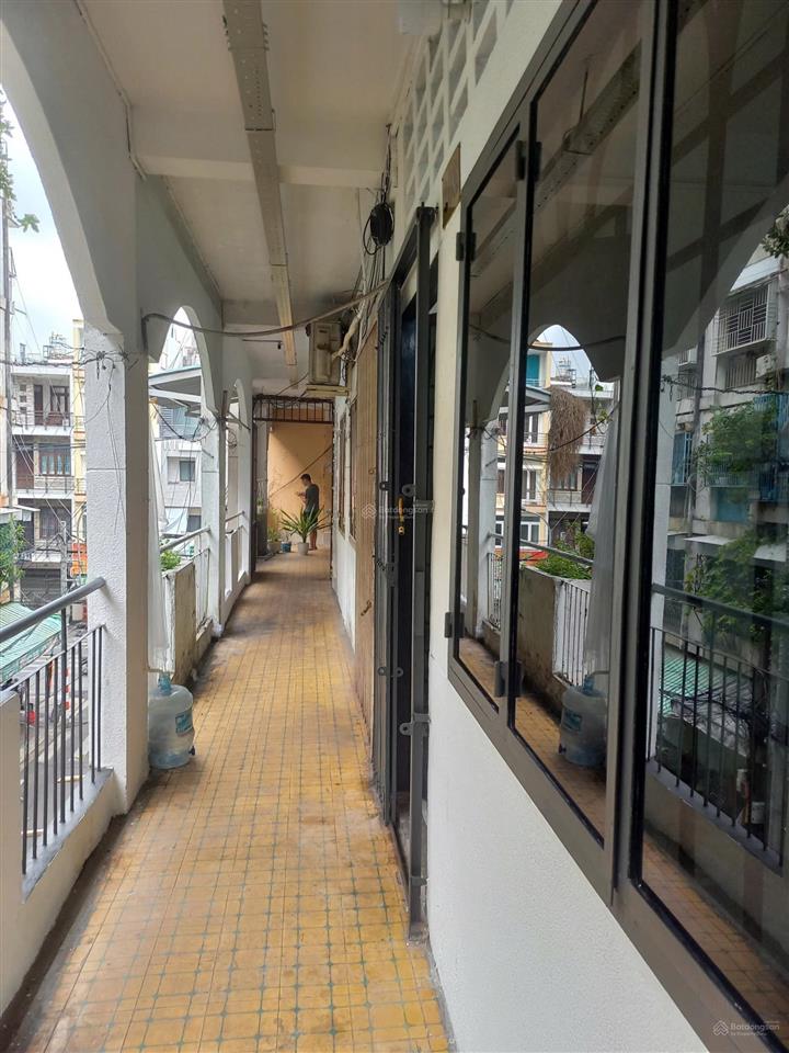 Bán căn hộ thang bộ 2 bàu cát, tân bình. sổ hồng riêng. 40m sử dụng. giá 1,9 tỷ.