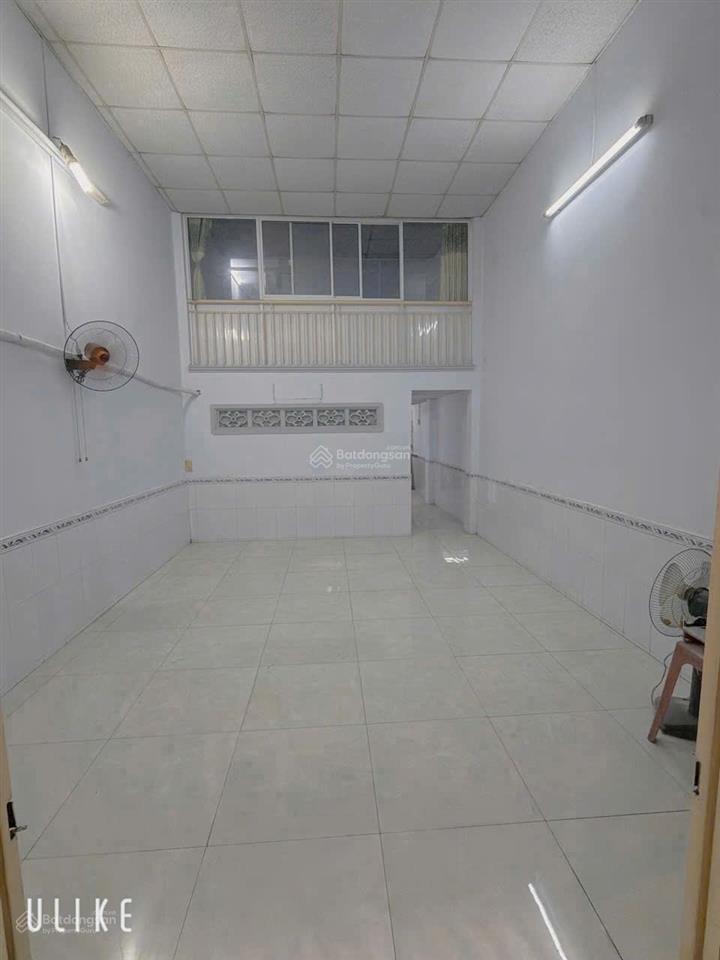 Nhà cấp 4, có 70m2, hẻm 7m nhựa thông, 1/ bình thành sát chung cư vị trí cực đẹp