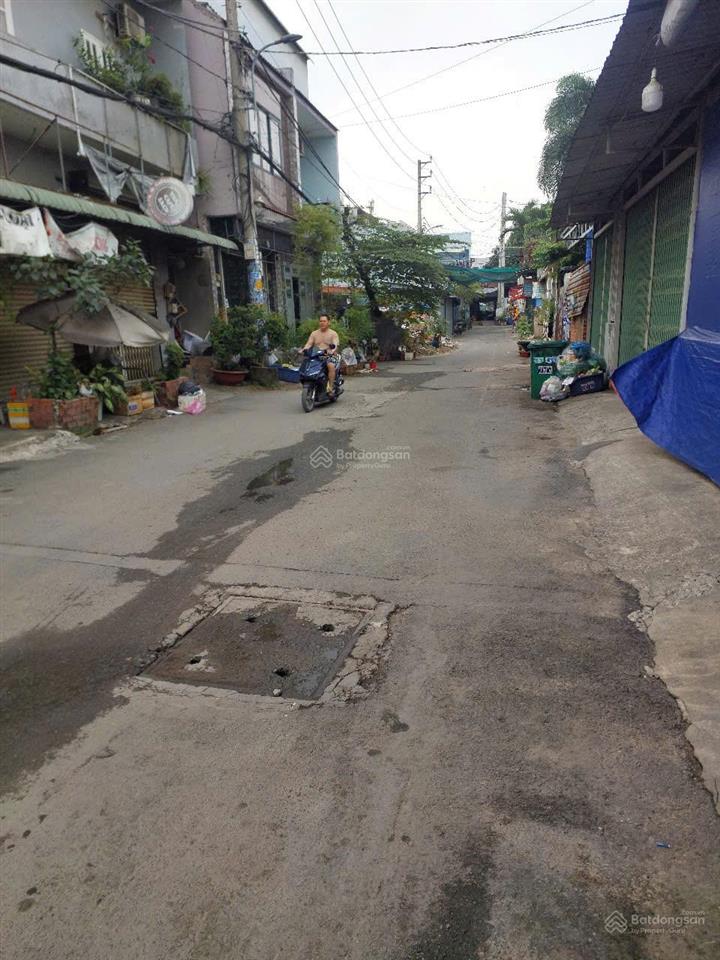 Nhà cấp 4, có 70m2, hẻm 7m nhựa thông, 1/ bình thành sát chung cư vị trí cực đẹp