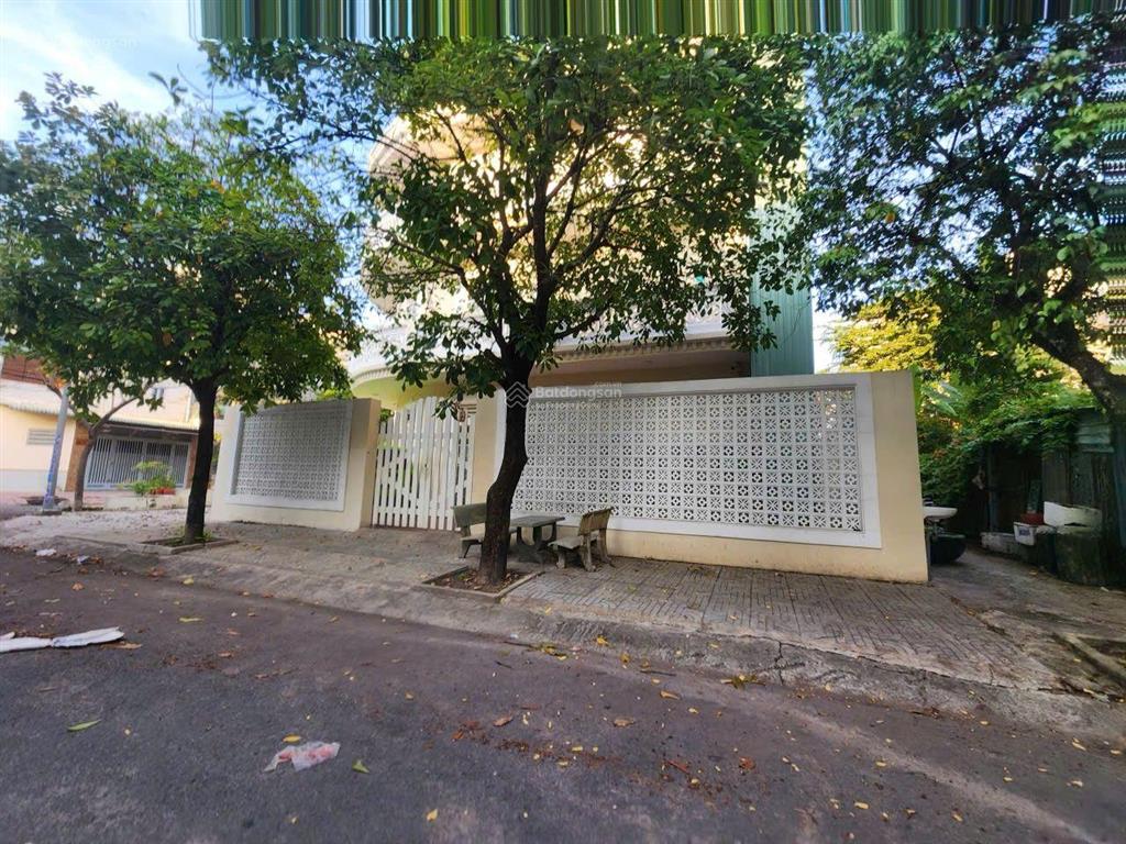 Ngợp. đất biệt thự 10 x 20 kdc vĩnh lộc. cách cv hồ trái tim 30m. dt sử dụng (12 x 25)