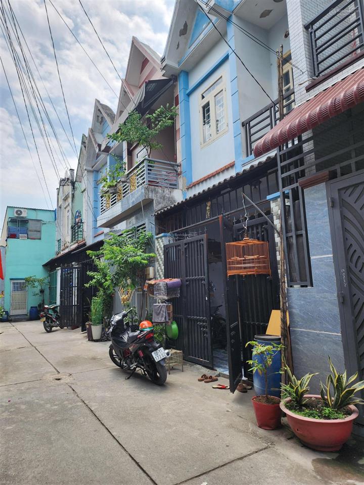 Ccg bán nhà 1 lầu,2pn, 1 sẹc liên ấp 123 vĩnh lộc b. nhà cứng cáp, dchh