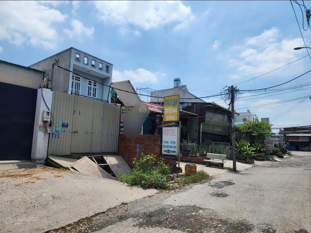 Cc gửi bán khách sạn kiêm chdv 260m2 cách võ văn vân 20m. thu nhập cao