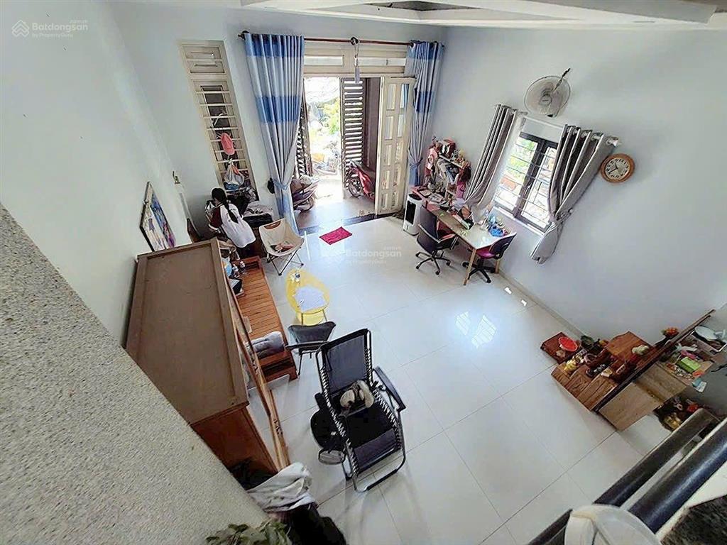 Bán nhà giáp chợ bình thành, hẻm 5m, dt 70m2 nhà xây ở, còn mới 80%. chắc chắn, kiên cố