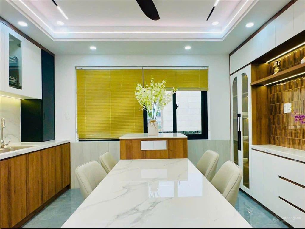 Nhà khu phân lô, đúc 4 tấm, siêu kiên cố, nội thất cực vip tại kdc vĩnh lộc