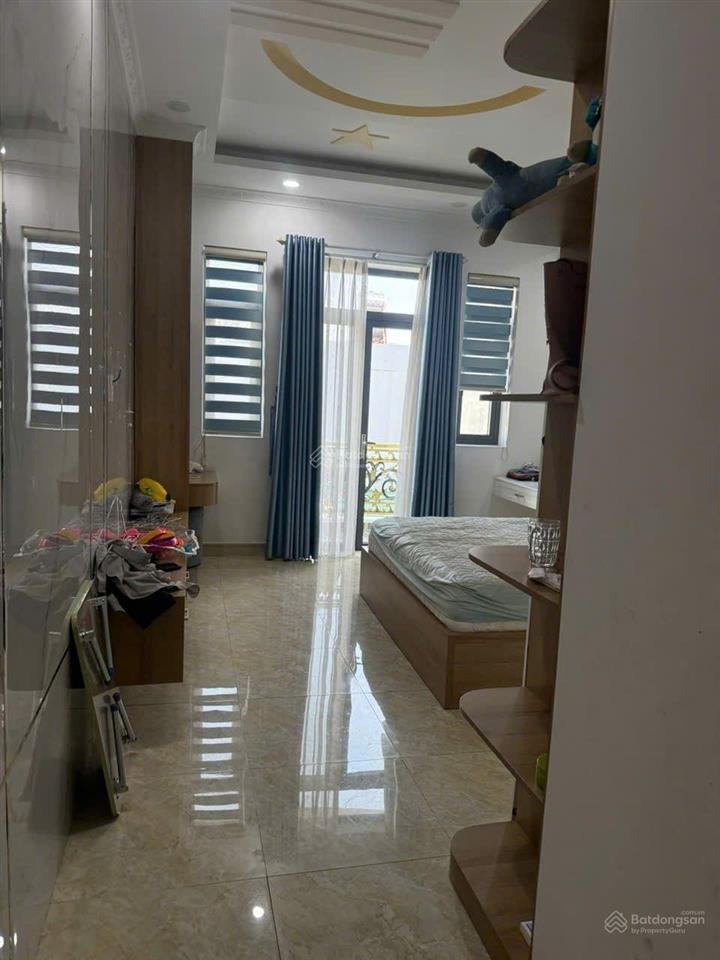 Chuyển công tác về bình dương chủ bán nhà mt đường dt 4*20, đúc 3,5 tấm. nội thất cao cấp