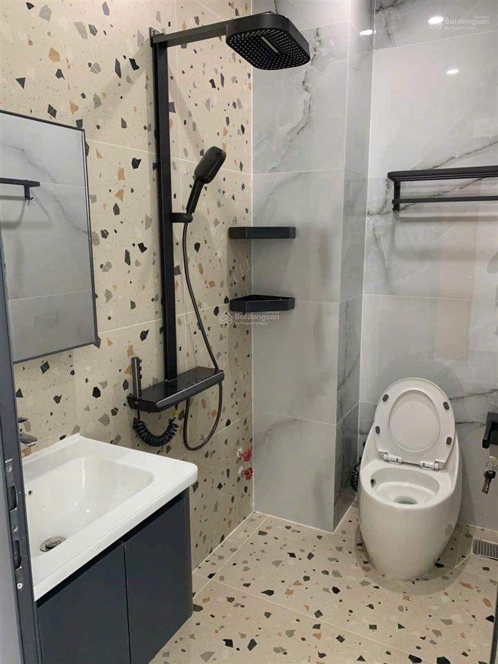 Chuyển công tác về bình dương chủ bán nhà mt đường dt 4*20, đúc 3,5 tấm. nội thất cao cấp