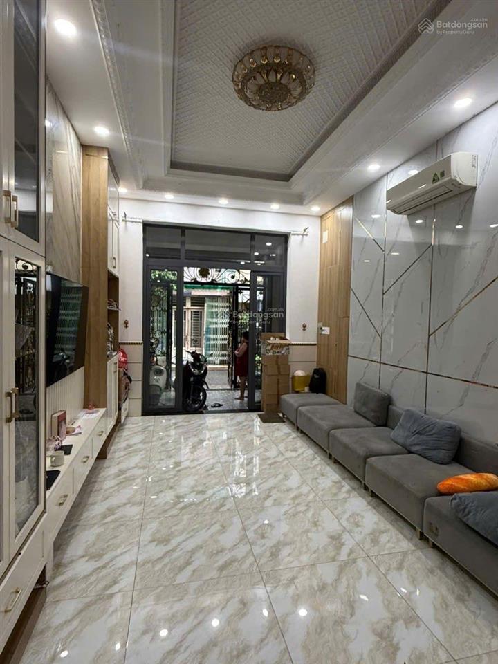 Chuyển công tác về bình dương chủ bán nhà mt đường dt 4*20, đúc 3,5 tấm. nội thất cao cấp
