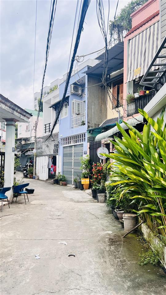 Nhà đẹp 5 tỷ, hẻm oto kha vạn cân, gần đại học ngân hàng