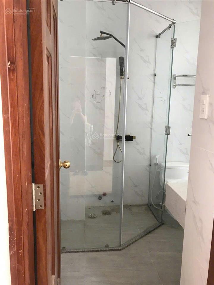 Nhà vip 3 lầu đường 17 sát phạm văn đồng, gần giga mall, sau lưng nhà hàng white palace