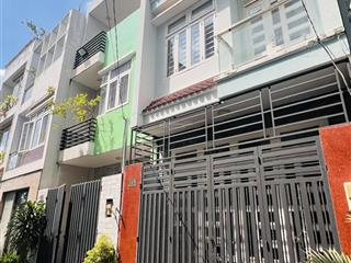 Nhà đẹp 6,9 tỷ, 2 lầu, hẻm ô tô gần chợ hiệp bình, phạm văn đồng
