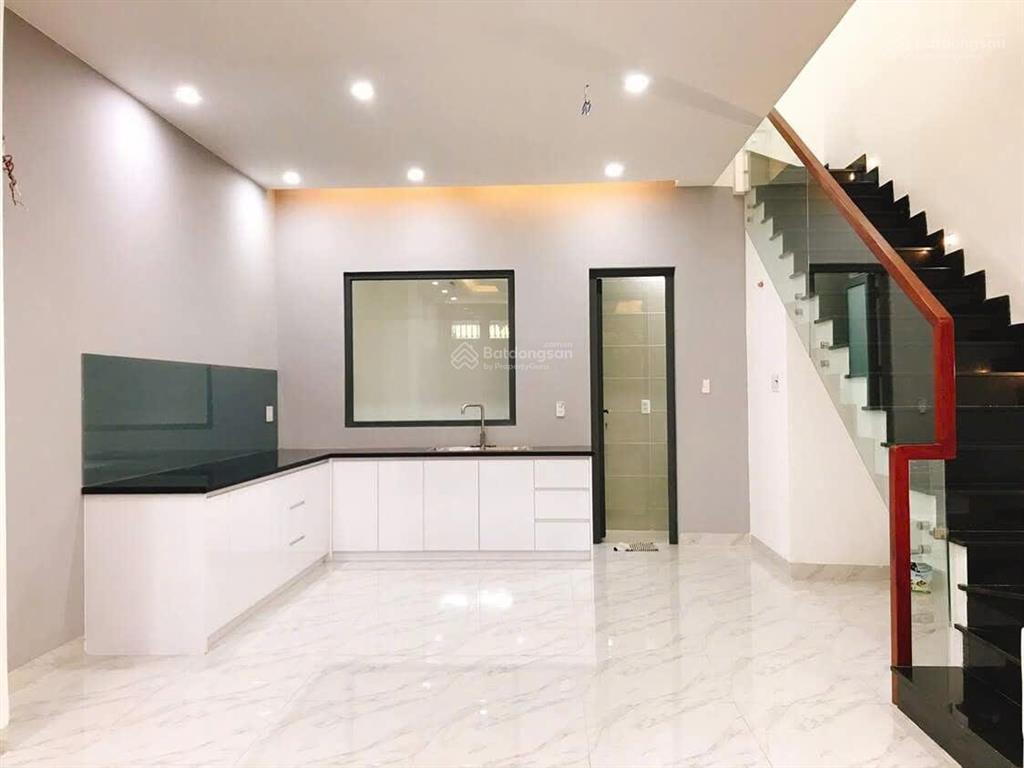 Nhà đẹp 3 lầu mặt tiền đường 10m, gần siêu thị gigamall, hiệp bình chánh