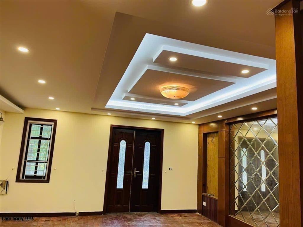 Cho thuê nhà nguyên căn phố việt hưng long biên, đẹp, văn phòng cty, trụ sở, trung tâm