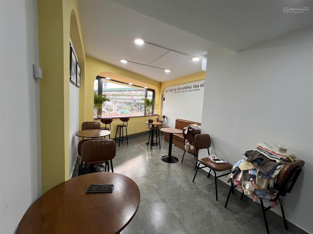 6 tỷ nhỉnh mặt tiền kinh doanh ngay cv gia định bv 175 ngang 4,2m, 3 tầng hoàn công!