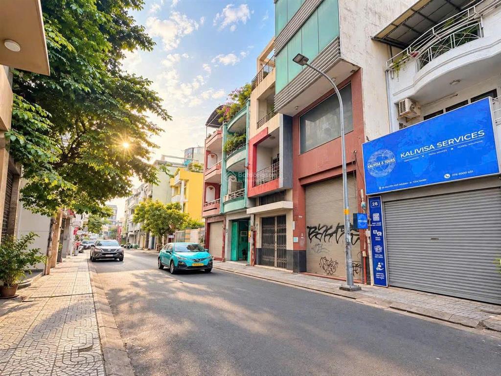 Bán nhà quận 1 giá 3.59 tỷ, 1 trệt 1 lầu, dtsd 32m2, tặng full nội thất xịn