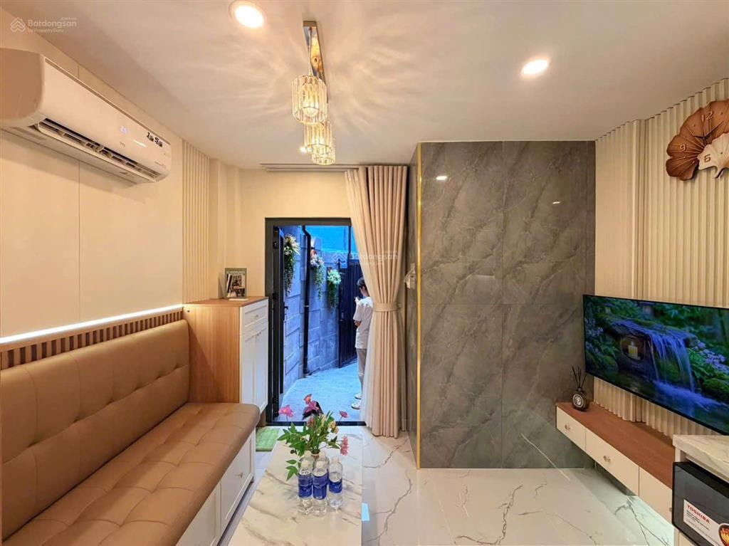 Bán nhà quận 1 giá 3.59 tỷ, 1 trệt 1 lầu, dtsd 32m2, tặng full nội thất xịn