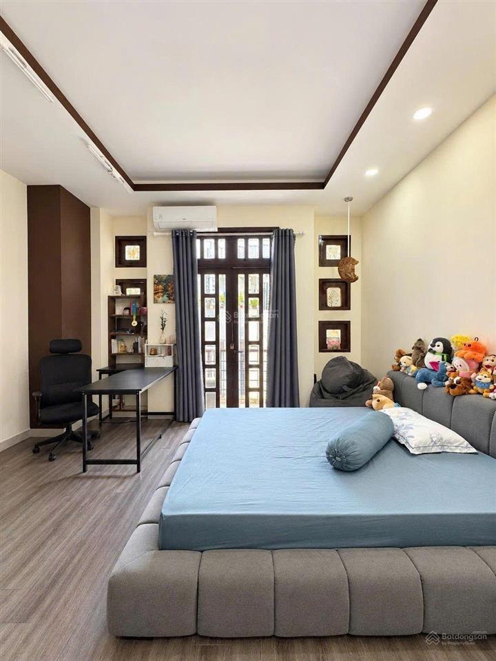 Bán nhà quận 3 cmt8, 30m, 5 tầng hoàn công, ngang 4,2m nở hậu 5m, giá 6,6 tỷ