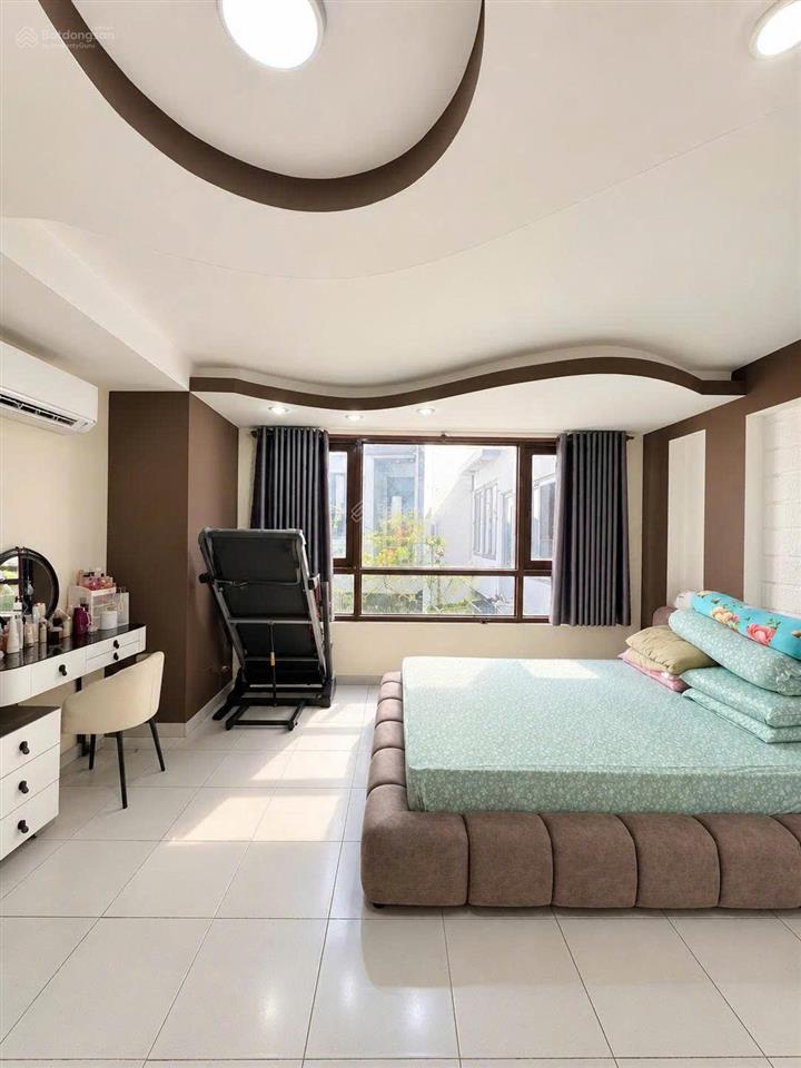 Bán nhà quận 3 cmt8, 30m, 5 tầng hoàn công, ngang 4,2m nở hậu 5m, giá 6,6 tỷ