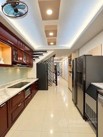 Phú nhuận  70m công nhận đủ  4 tầng hoàn công  hẻm vf5 đến nhà  chỉ 7.99 tỷ