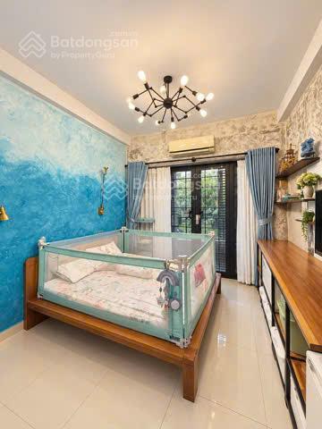 Phú nhuận  70m công nhận đủ  4 tầng hoàn công  hẻm vf5 đến nhà  chỉ 7.99 tỷ
