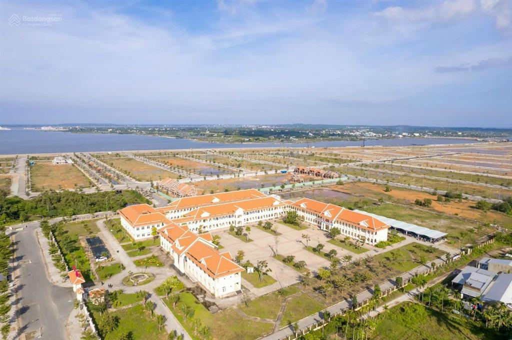 Vịnh an hoà  cặp liền kề đông nam đối lưng biệt thự chỉ 3,8 tỷ/288m2   0905 009 ***