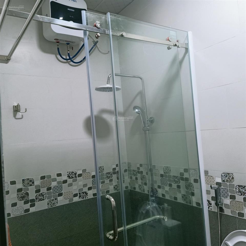 Cho thuê nhà 3 tầng hoàn thiện 4 phòng ngủ full nội thất chỉ việc xách vali về ở giá chỉ 12tr/tháng
