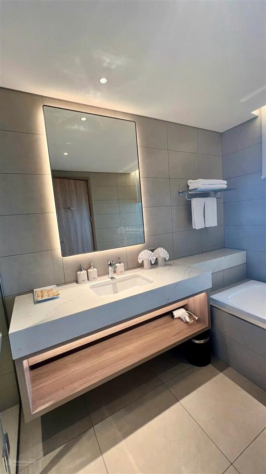 Mình cần bán nhanh căn studio à la carte, 45m2, căn siêu đẹp, view chính biển tây nam, giá tốt