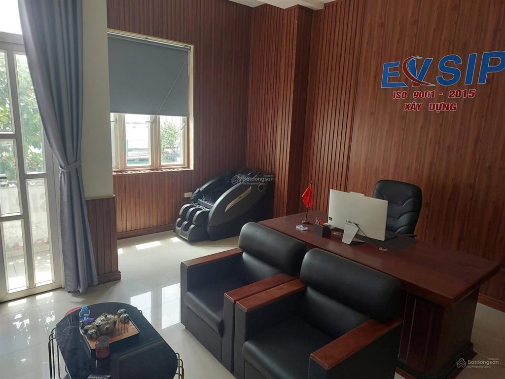 Chủ gửi bán căn nhà nằm trục d11 nhà 1 trệt 2 lầu dt 100m2