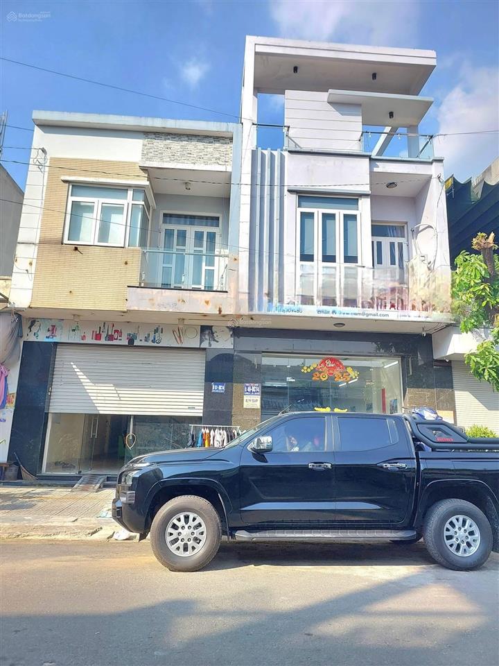 Chủ gửi bán căn nhà nằm trục d11 nhà 1 trệt 2 lầu dt 100m2