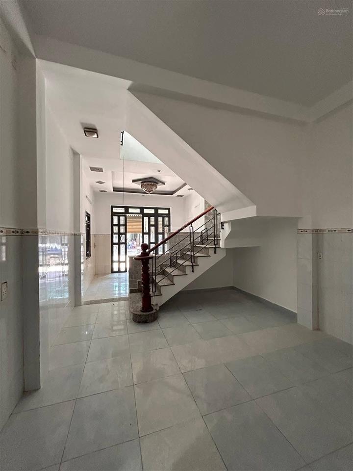 Bán nhà mặt phố, 4 tỷ950 triệu 150m2, tại khu dân cư thuận giao, đường mỹ phước tân vạn