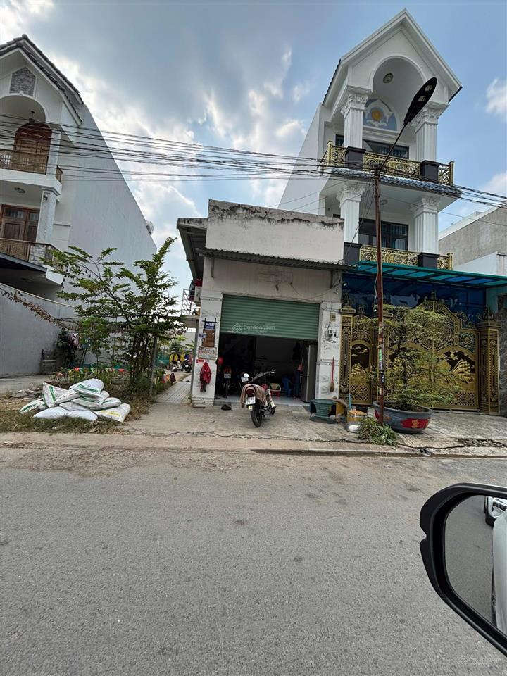 Bán gấp nhà mặt phố 100m2, 4,29 tỷ tại phường thuận giao, bình dương