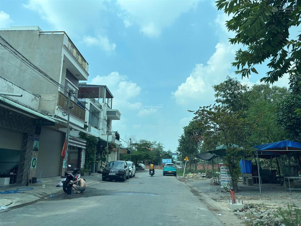 Bán gấp nhà mặt phố 100m2, 4,29 tỷ tại phường thuận giao, bình dương