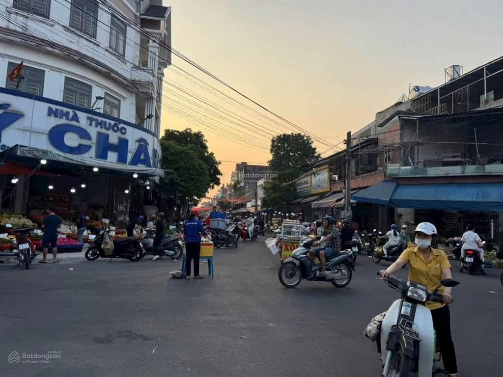 Bán nhà mặt phố view đẹp tại d11, an phú, thuận an, 7,9 tỷ, 150m2