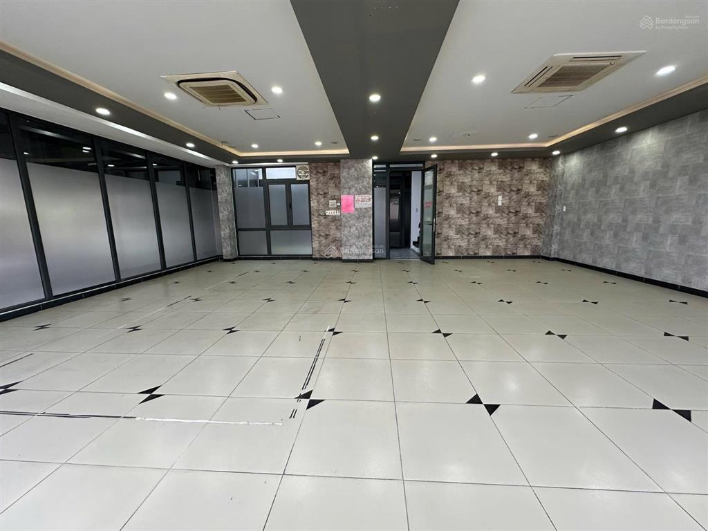 Cho thuê nhà mặt phố d1, 45 triệu vnd, 200m2, 5pn, 4wc, hướng bắc, mặt tiền 12m