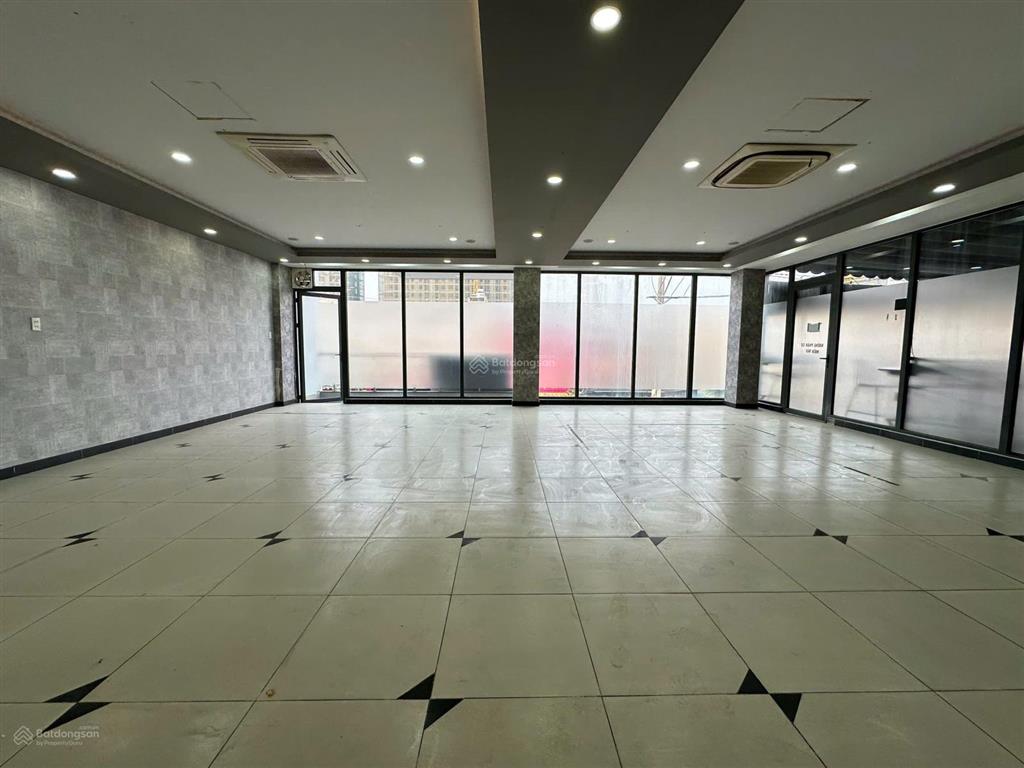 Cho thuê nhà mặt phố d1, 45 triệu vnd, 200m2, 5pn, 4wc, hướng bắc, mặt tiền 12m