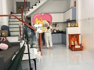 Cần bán can nhà 1 trệt 1 lầu dt 57.8m2 full thổ cư nhà hoàn công giá bán 3 tỷ7