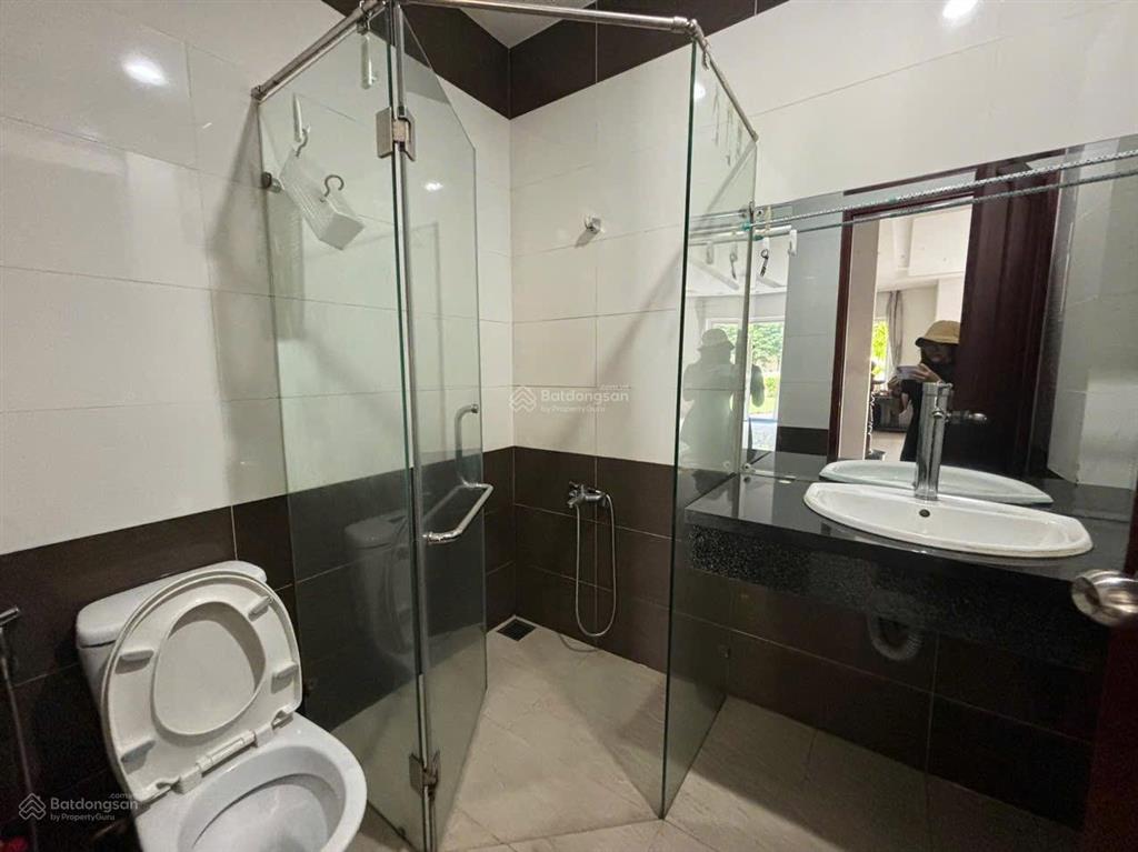 Bán biệt thự 4pn, 4wc, 300m2 giá ưu đãi tại d33, an phú, thuận an, bình dương