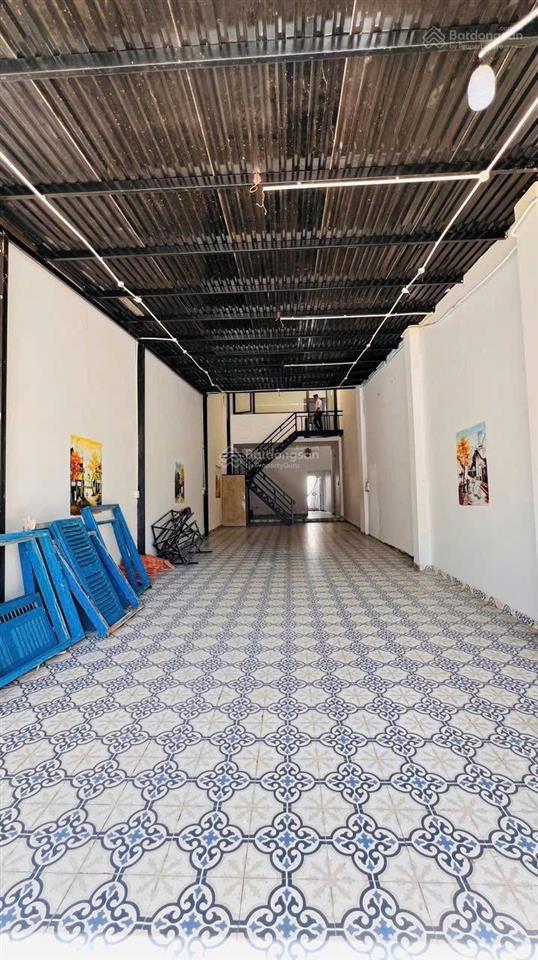 Bán gấp nhà mặt phố đường na5, 5,6 tỷ, 150m2, 2pn, 2wc, view đẹp