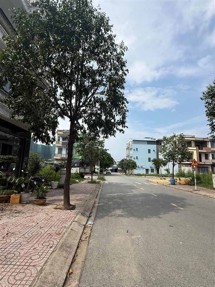 Chủ gửi bán căn nhà kdc sài gòn thuận giao dt 75m2 full thổ cư nhà hoàn công